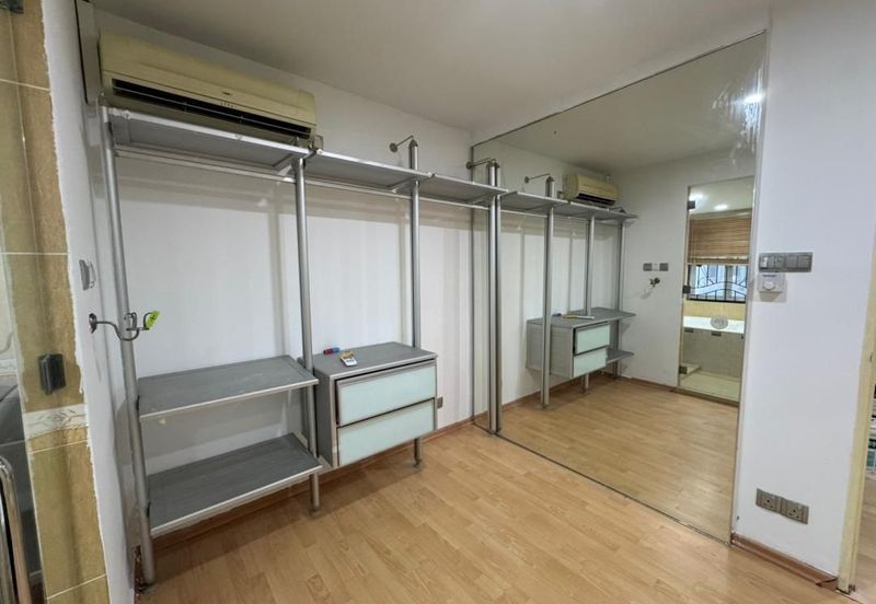 Bangunan Duta Impian (The Embassy Suites)