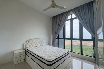 D'Pristine Medini