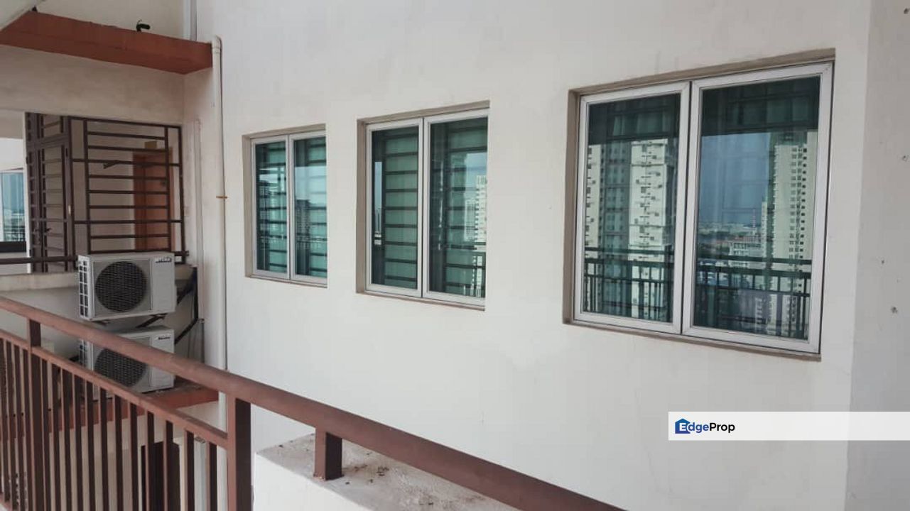 Embassy Suites / Duta Impian @ Taman Abad @ Good Condition, Johor, Johor Bahru