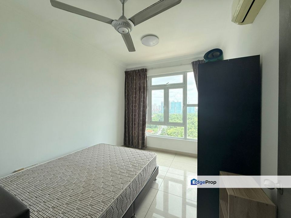 Golden Sands Seaview @ Nice Unit @ Fully Furnished @ Good Condition, Johor, Johor Bahru