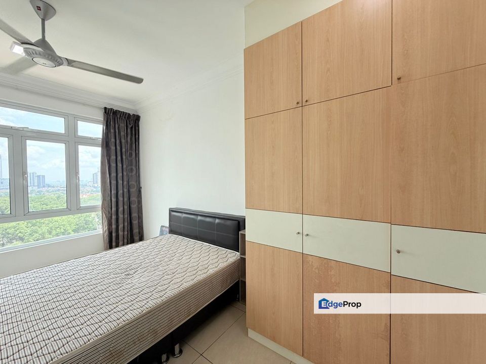 Golden Sands Seaview @ Nice Unit @ Fully Furnished @ Good Condition, Johor, Johor Bahru