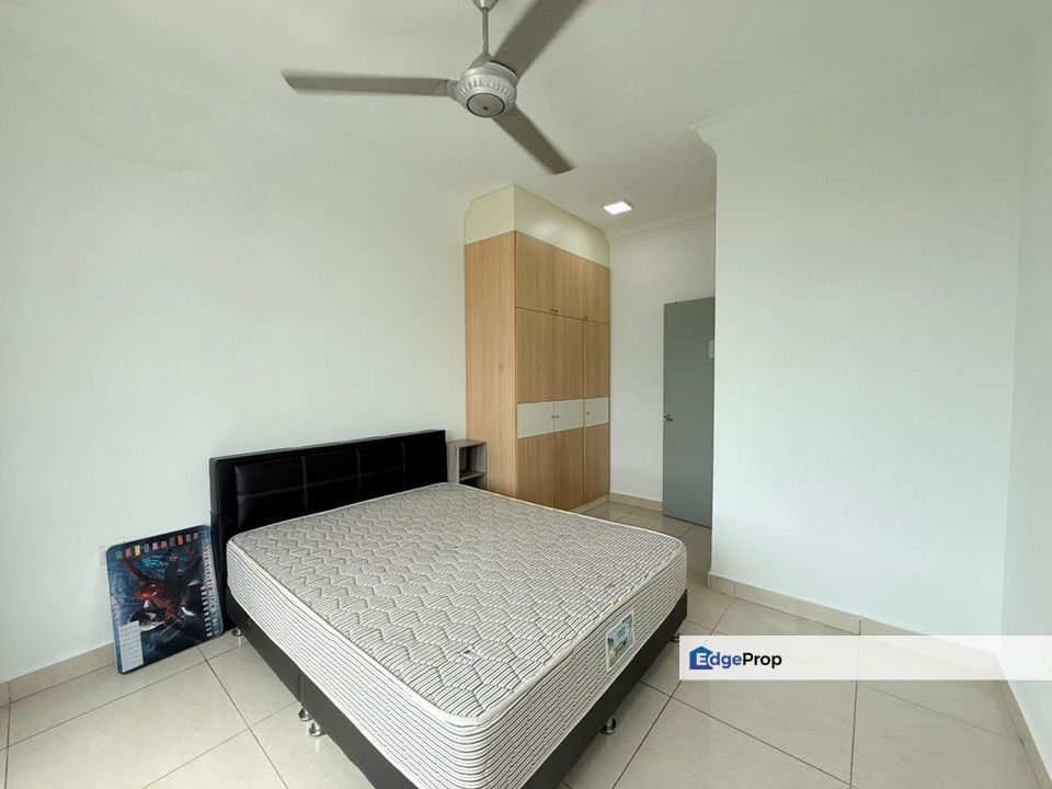 Golden Sands Seaview @ Nice Unit @ Fully Furnished @ Good Condition, Johor, Johor Bahru