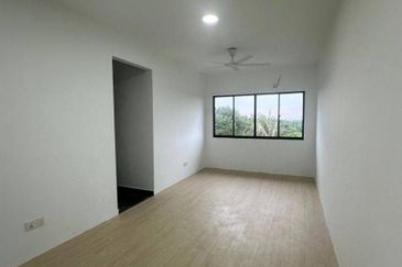 Taman Flora Heights Flat