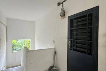 Taman Flora Heights Flat