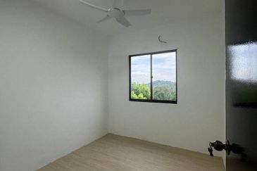 Taman Flora Heights Flat