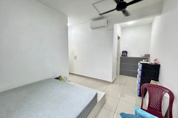 Dedaun Hijau (Greenfield Regency)