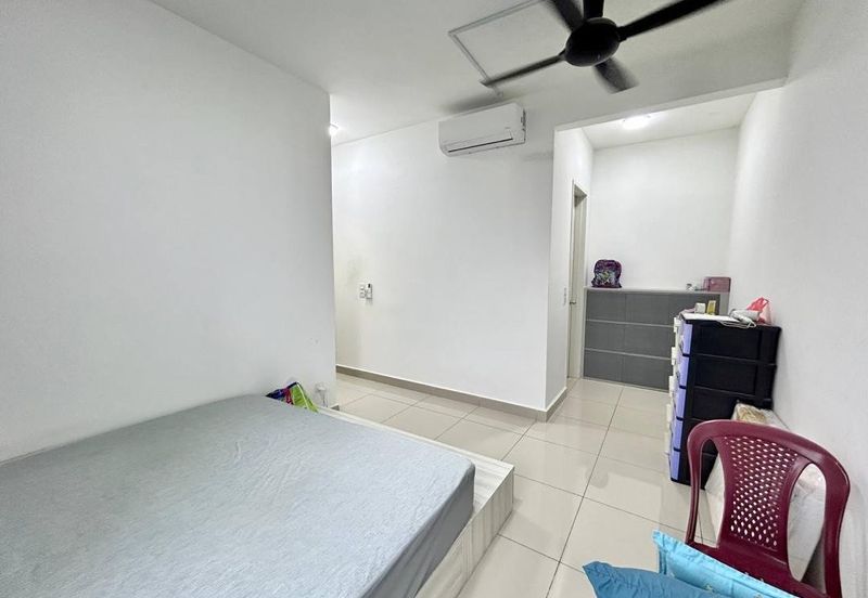 Dedaun Hijau (Greenfield Regency)