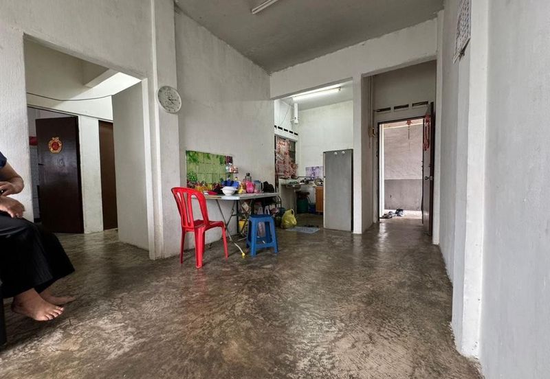 Taman Pulai Utama Flat