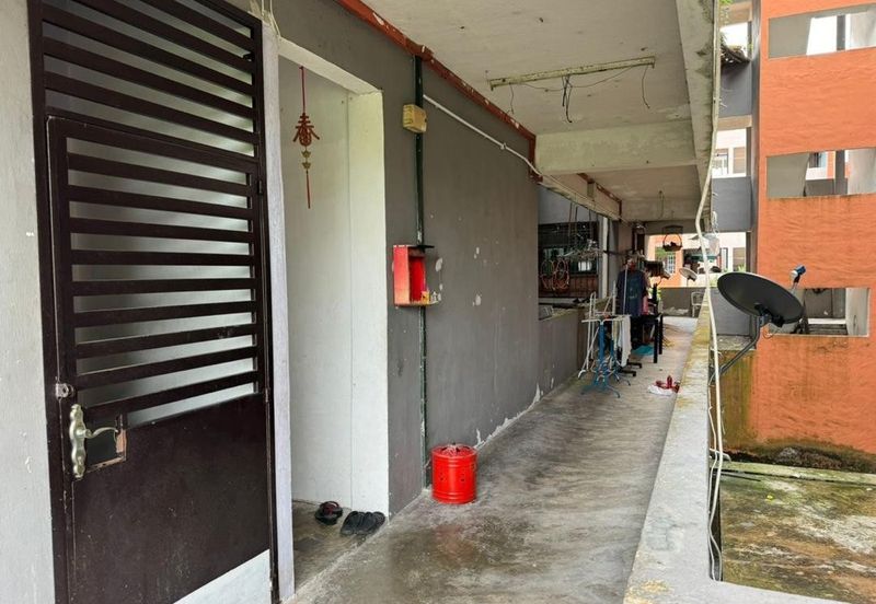 Taman Pulai Utama Flat