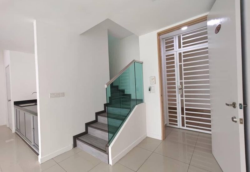 Dedaun Hijau (Greenfield Regency)