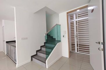 Dedaun Hijau (Greenfield Regency)