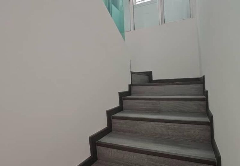 Dedaun Hijau (Greenfield Regency)