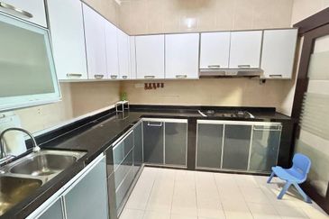 Sri Samudera Seaview Residence Suites