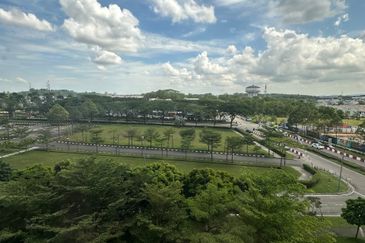 D'Summit Residences @ Kempas Utama