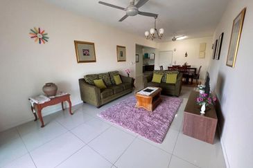 Ujana Executive Apartment