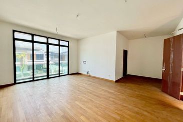 Taman Nusa Duta 3 Double Storey Semi-D House for Sale