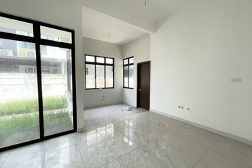 Taman Nusa Duta 3 Double Storey Semi-D House for Sale