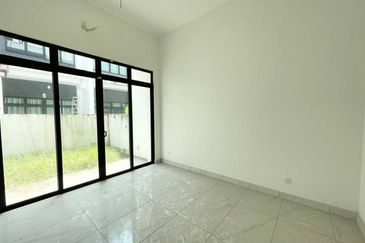 Taman Nusa Duta 3 Double Storey Semi-D House for Sale