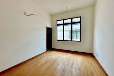 Taman Nusa Duta 3 Double Storey Semi-D House for Sale