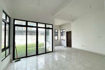 Taman Nusa Duta 3 Double Storey Semi-D House for Sale