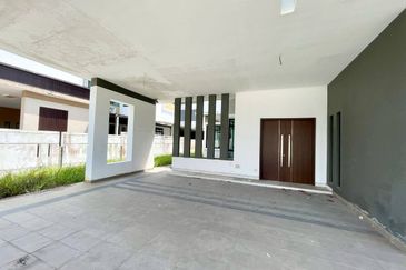 Taman Nusa Duta 3 Double Storey Semi-D House for Sale
