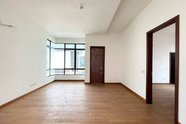 Taman Nusa Duta 3 Double Storey Semi-D House for Sale