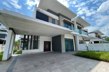 Taman Nusa Duta 3 Double Storey Semi-D House for Sale