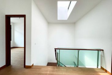 Taman Nusa Duta 3 Double Storey Semi-D House for Sale