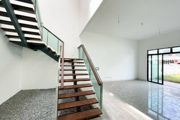 Taman Nusa Duta 3 Double Storey Semi-D House for Sale