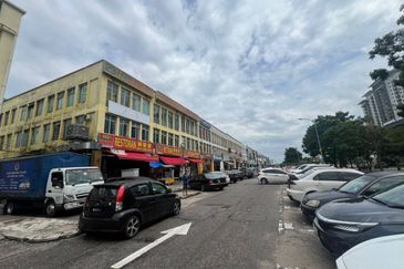 Taman Mount Austin Commercial