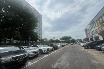 Taman Mount Austin Commercial