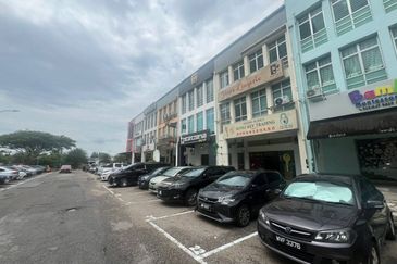 Taman Mount Austin Commercial