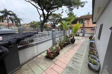 Lake Palm @ Austin Perdana