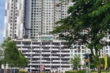 D'Summit Residences @ Kempas Utama