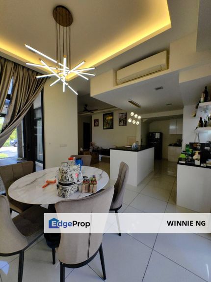 Avira medini phase 3 unit for sale, house age less than 2 years, Johor, Nusajaya