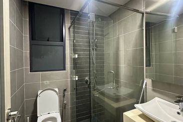 The M @ Medini Macrolink