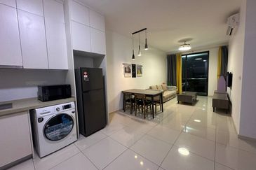 The M @ Medini Macrolink