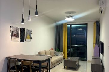 The M @ Medini Macrolink