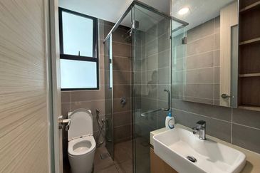 The M @ Medini Macrolink