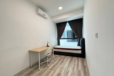 The M @ Medini Macrolink