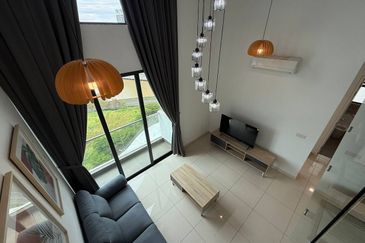 The M @ Medini Macrolink