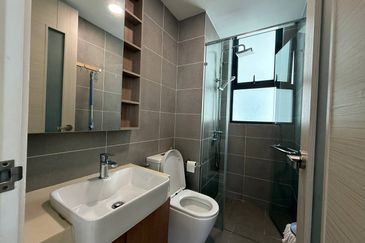 The M @ Medini Macrolink