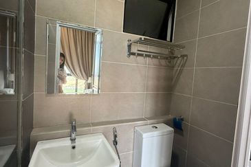 D\'Pristine @ Medini