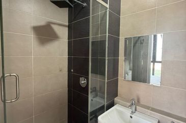 D\'Pristine @ Medini