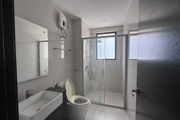 Baypoint @ Country Garden Danga Bay