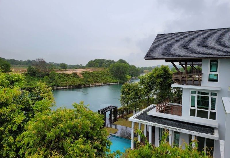 Emerald Bay @ Puteri harbour