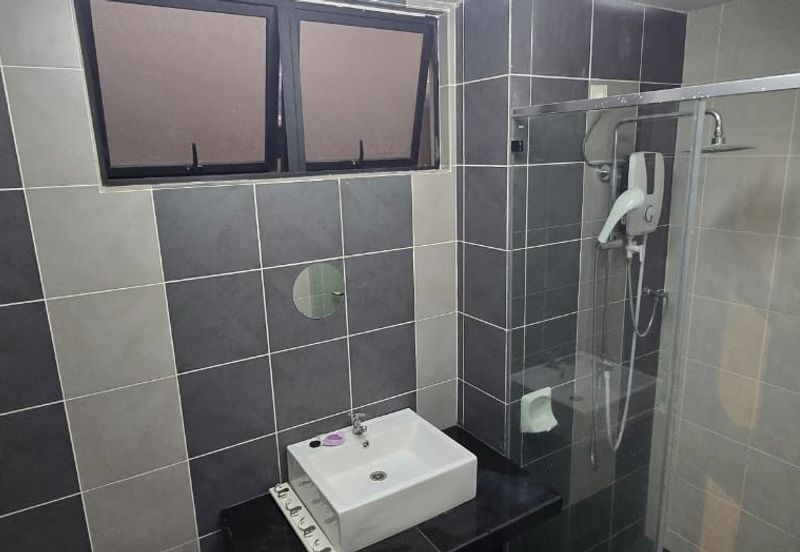 Upper East @ Tiger Lane