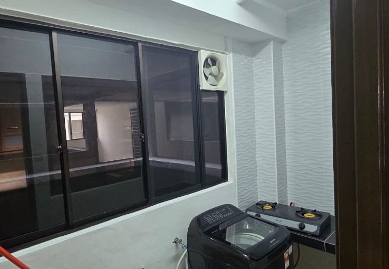 Upper East @ Tiger Lane