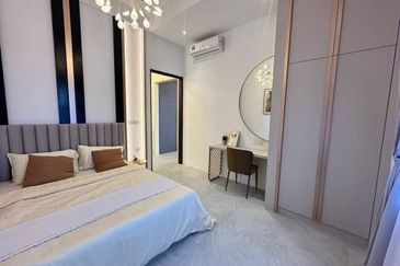 BOTANI 2.5-STOREY LUXURY SEMI-DETACHED HOUSE