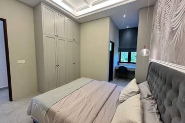 BOTANI 2.5-STOREY LUXURY SEMI-DETACHED HOUSE